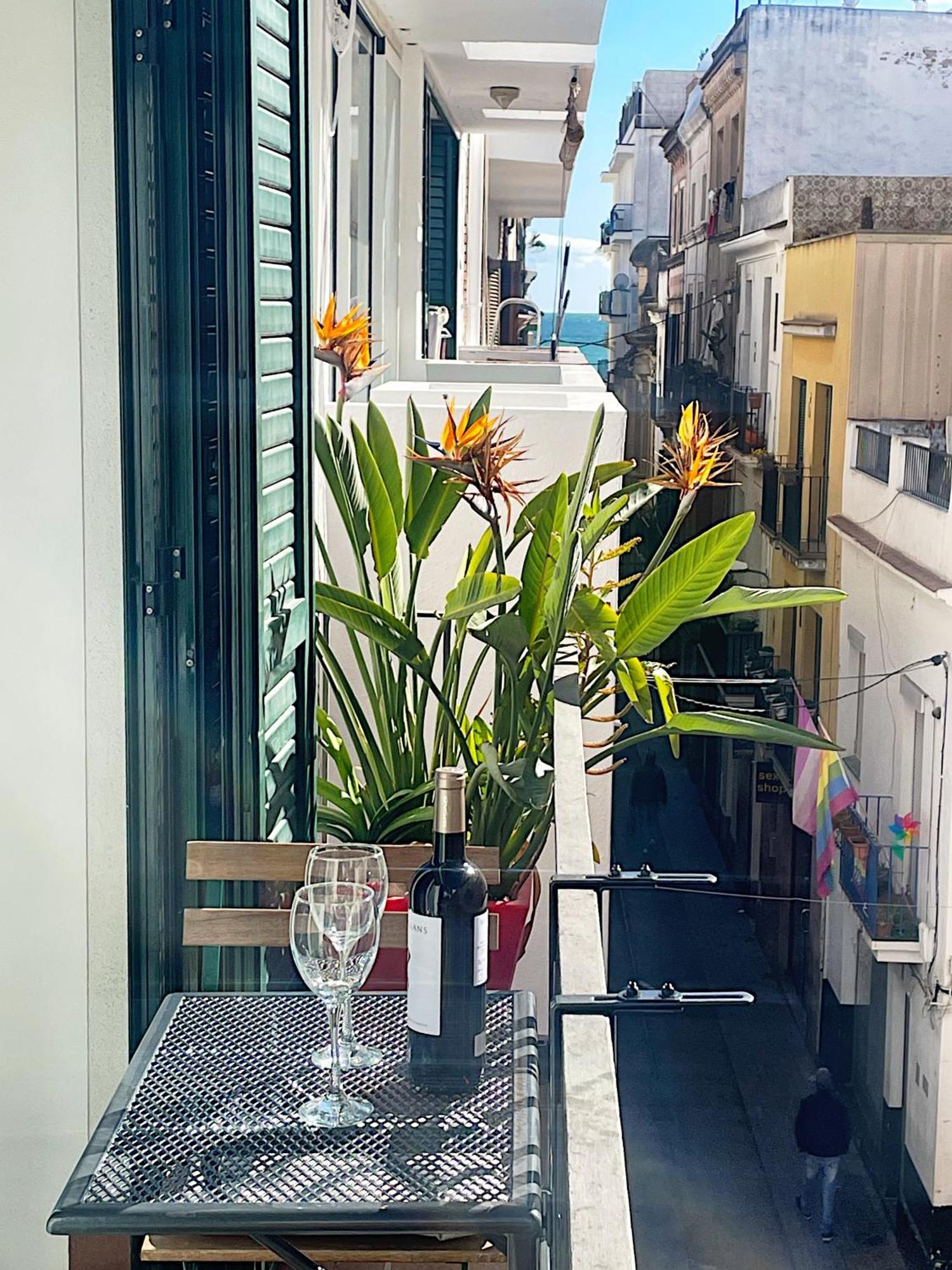 Abbott Apartment - 1 Min From The Beach - 100M2 - Sleeps 8 Sitges Extérieur photo